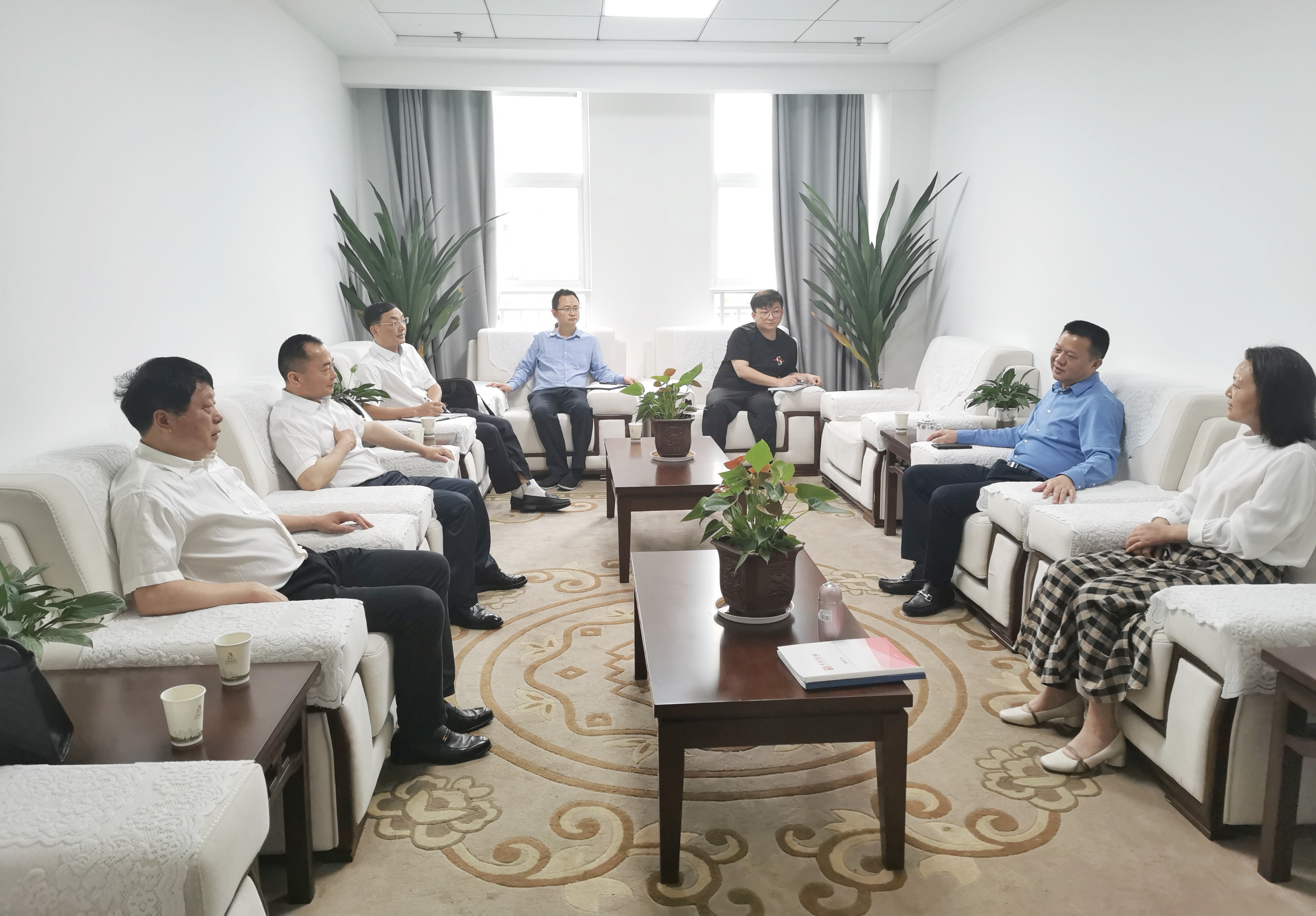 5.11中國(guó)工商銀行岳陽(yáng)分行進(jìn)行工作座談.jpg