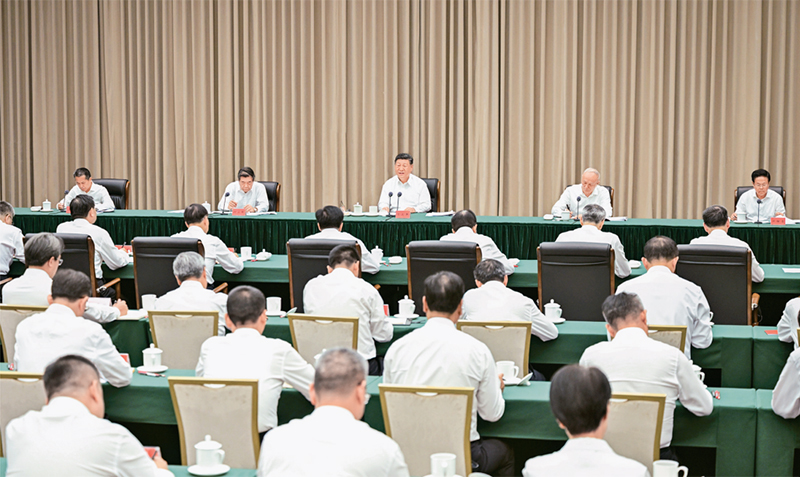 　　2025年11月6日，中共中央總書記、國家主席、中央軍委主席習(xí)近平在海南三亞聽取海南自貿(mào)港建設(shè)工作匯報(bào)，發(fā)表了重要講話。
